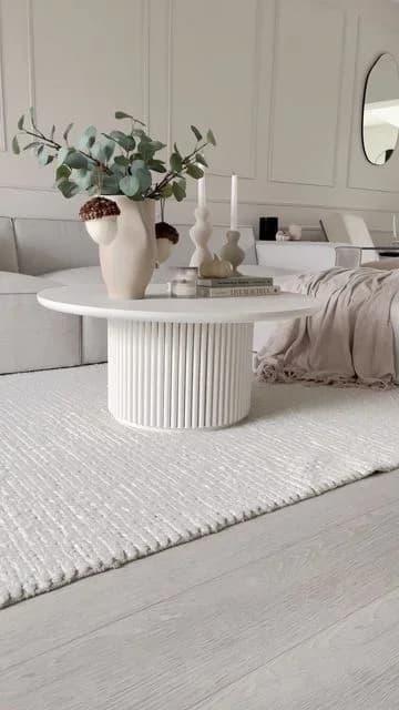 Elegance table